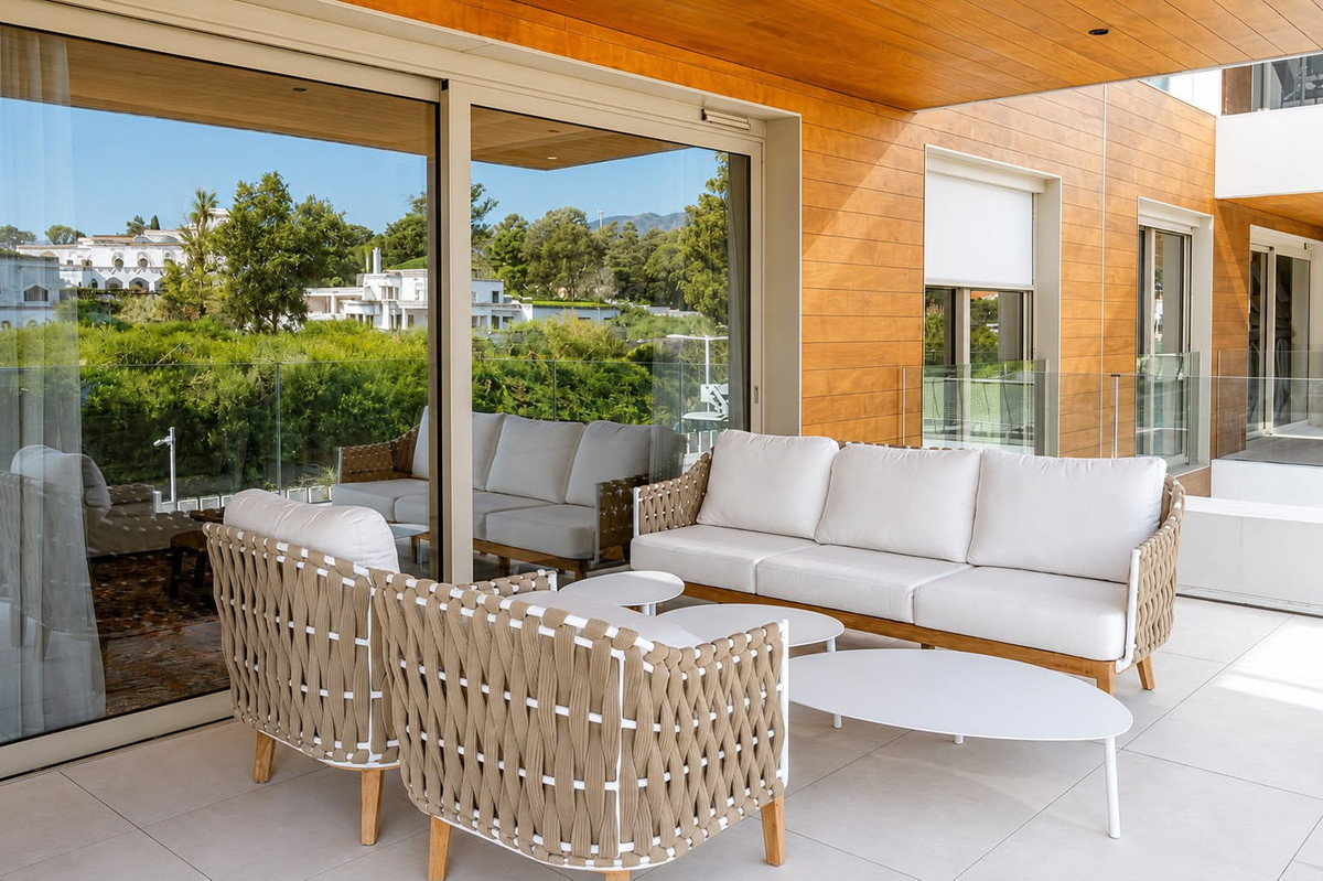 3 Bed, 3 Bath - Apartment for Sale in Marbella Golden Mile
