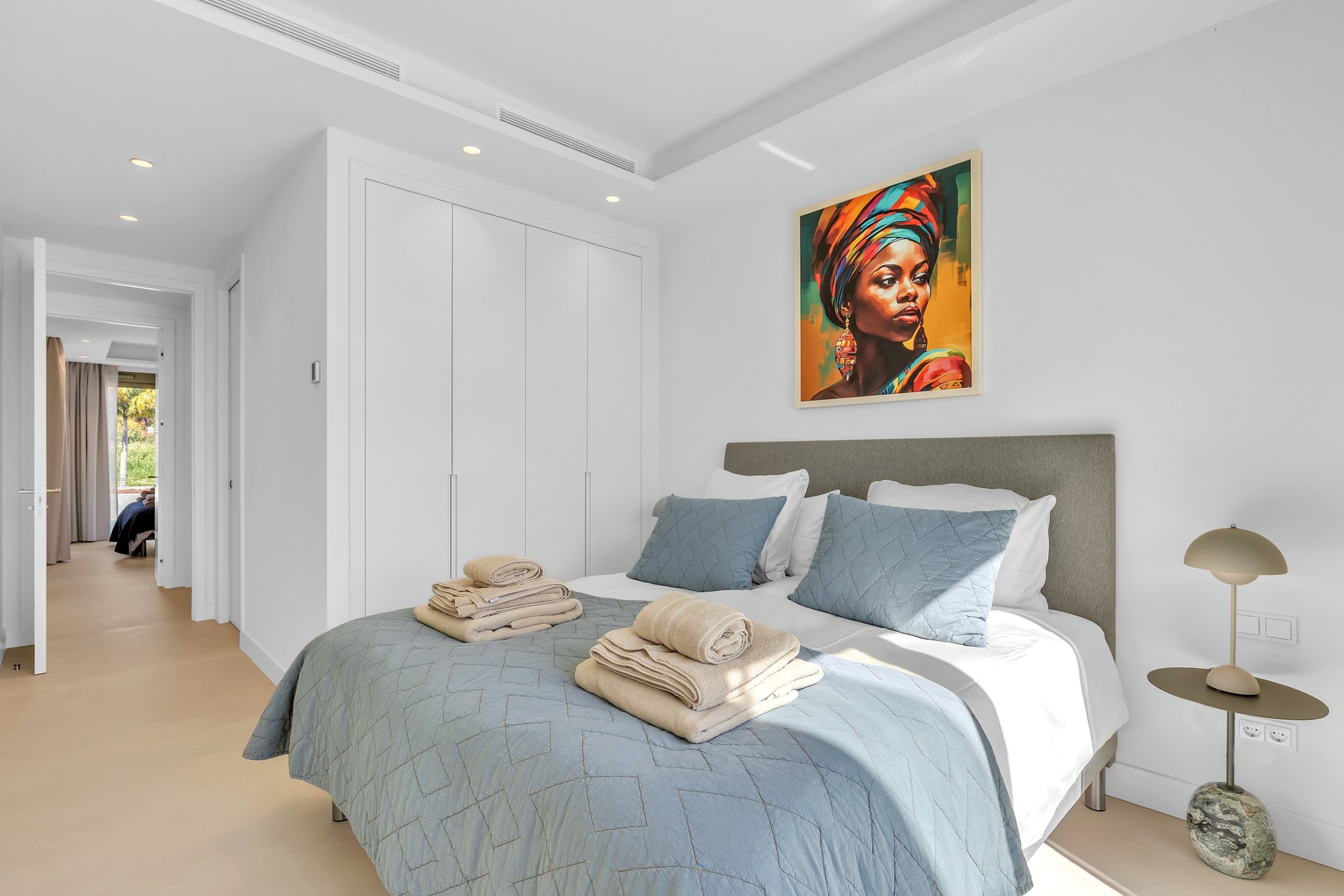 Piso de 3 Dormitorios y 3 Baños en alquiler vacacional en Milla de Oro, Marbella