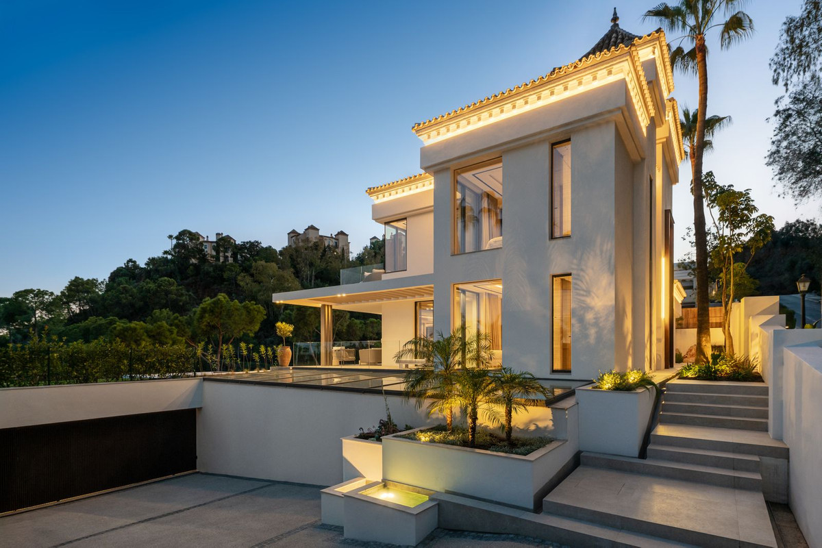Casa de 6 Dormitorios en venta en La Quinta, Benahavís