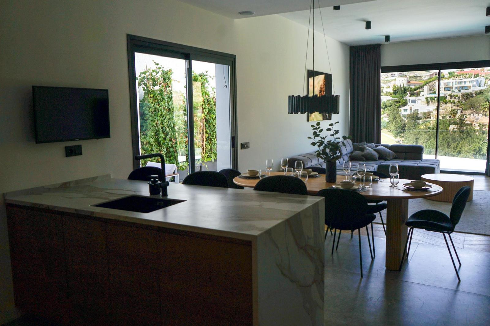 Casa de 5 Dormitorios en alquiler en La Alquería, Benahavís