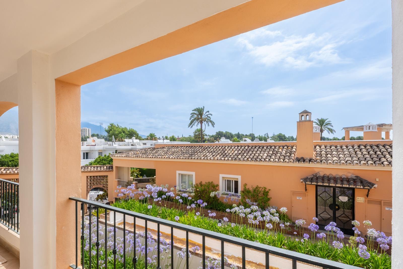 Piso de 3 Dormitorios en venta en Nueva Andalucía, Marbella