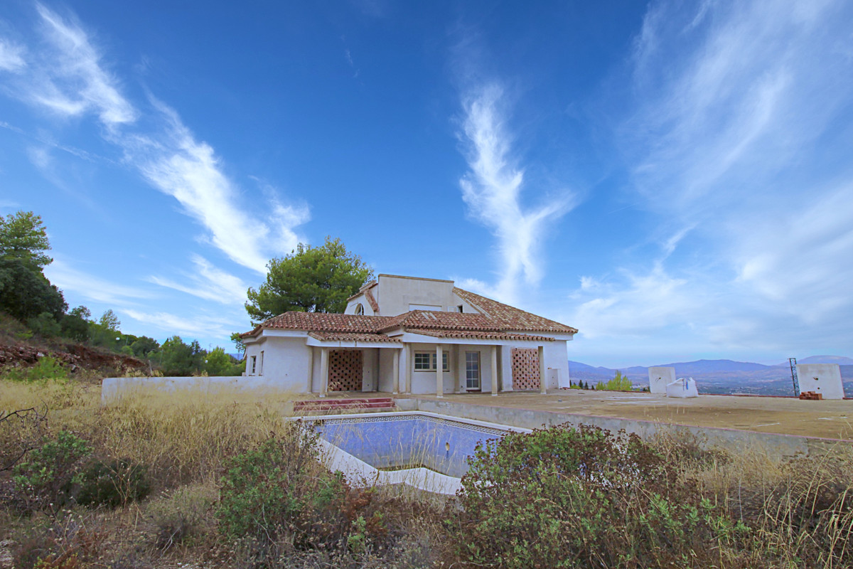Casa de 9 Dormitorios en venta en Alhaurin el Grande