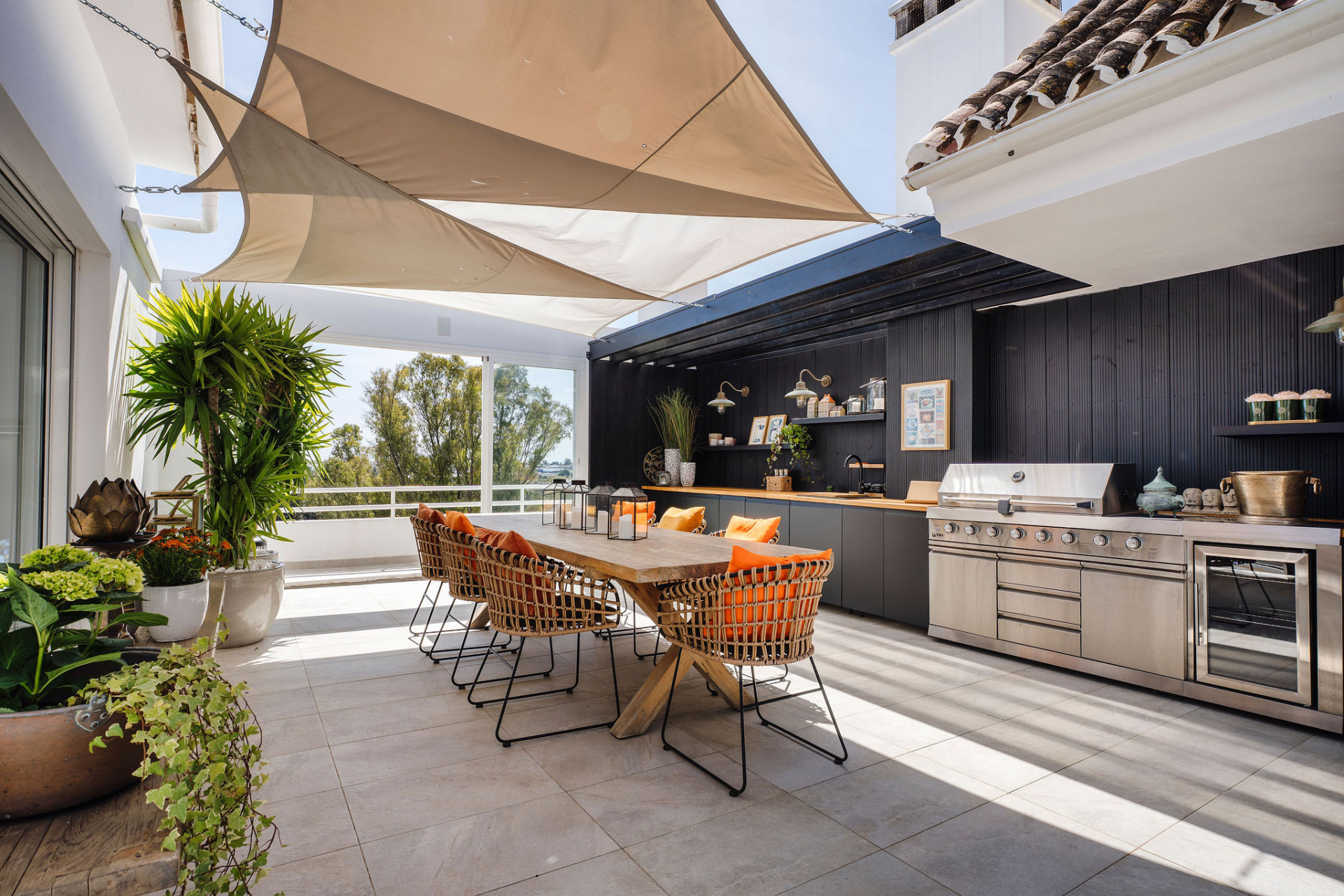 3 Bed, 3 Bath - Penthouse for Sale in Nueva Andalucia, Marbella