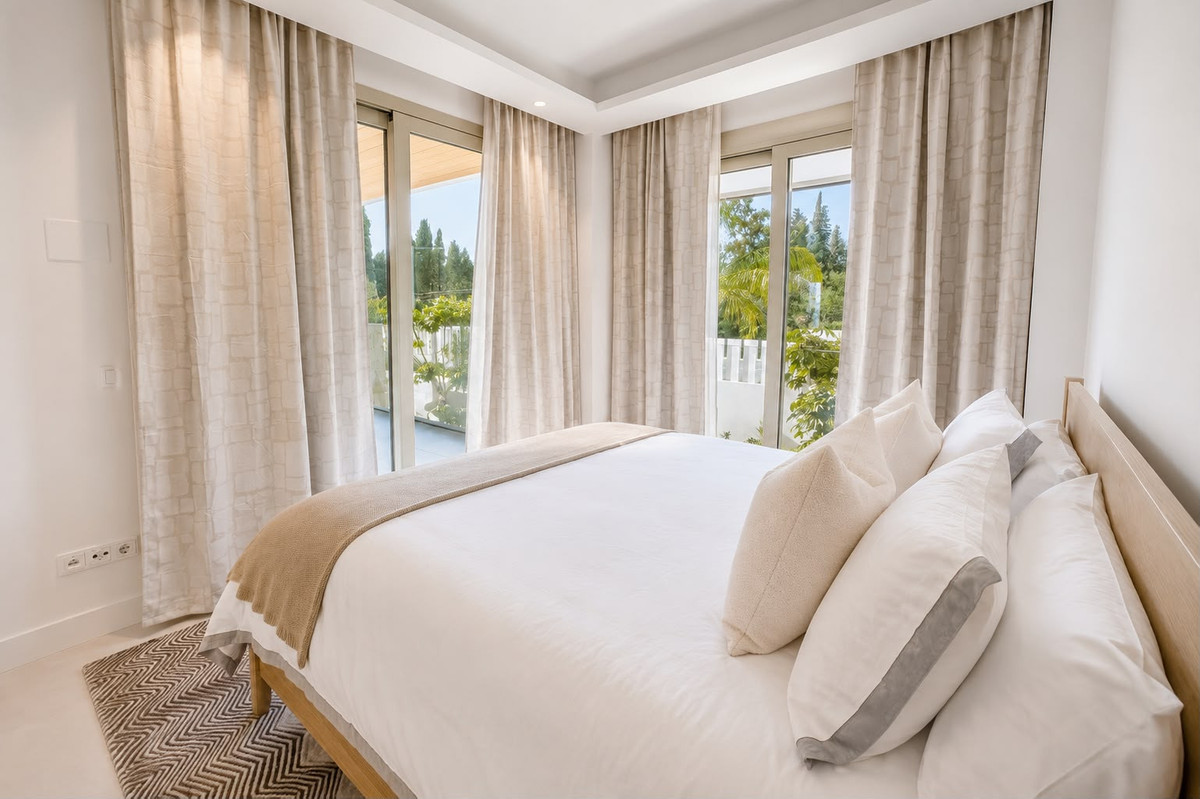 3 Bed, 3 Bath - Apartment for Sale in Marbella Golden Mile