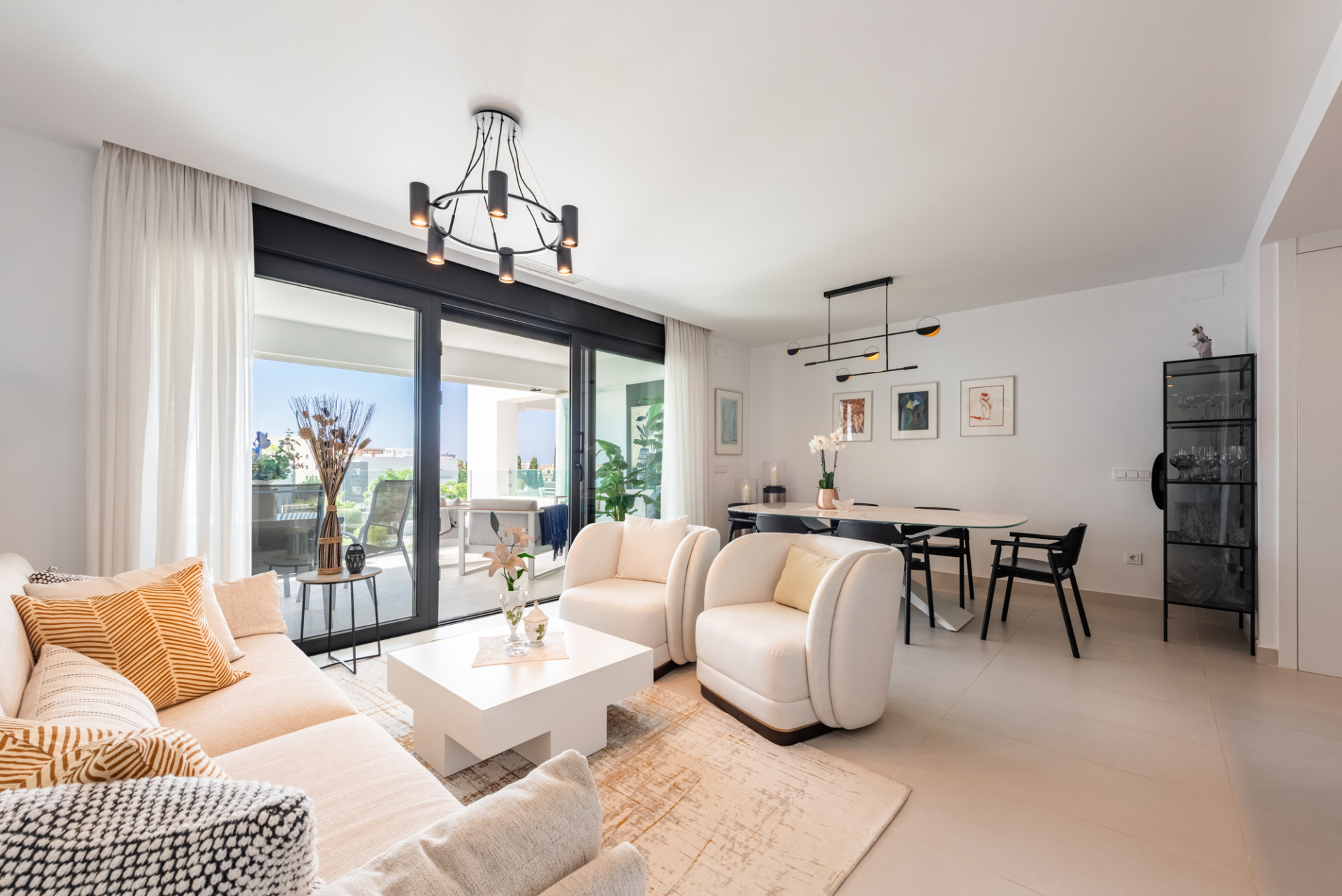 Piso de 3 Dormitorios y 2 Baños en venta en Estepona