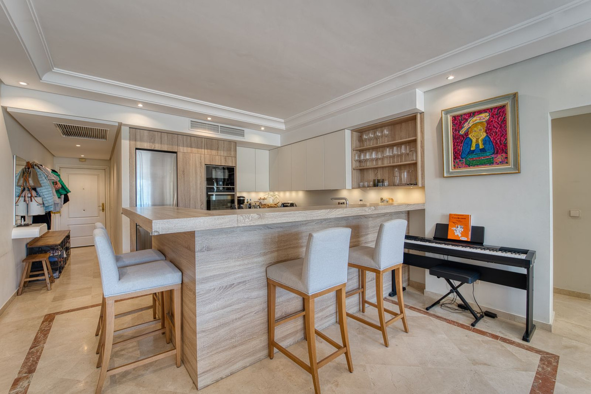Piso de 3 Dormitorios y 2 Baños en venta en Puerto Banús