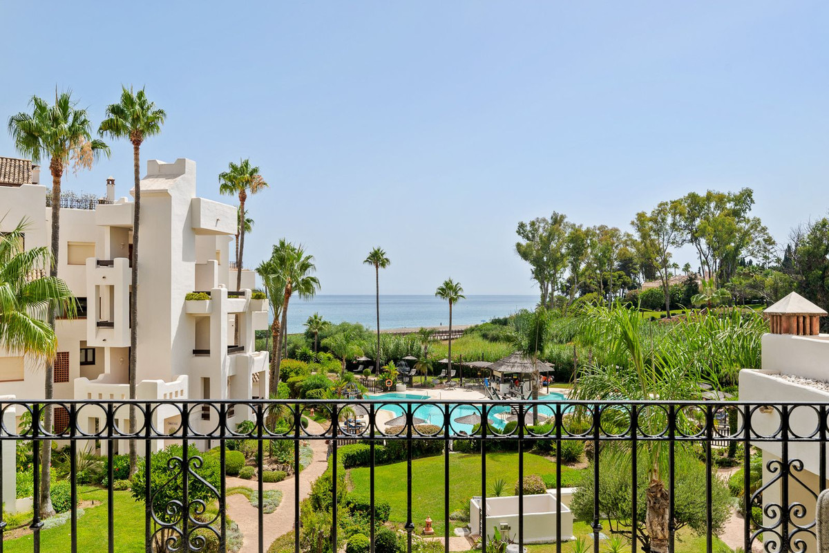 3 Bed, 2 Bath - Apartment for Sale in New Golden Mile, Estepona