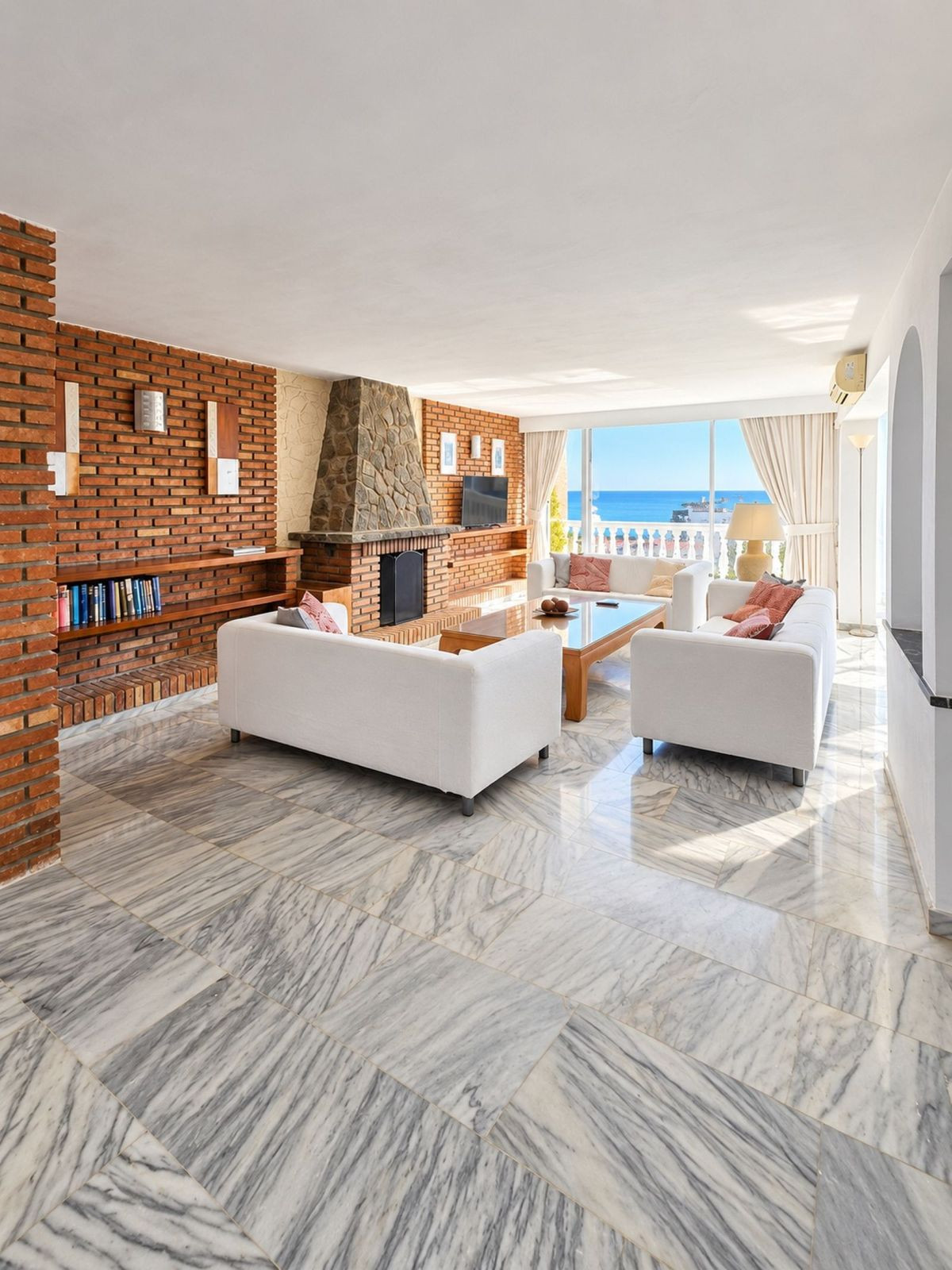 2 спални, 3 бани - Апартамент за продажба в Torremolinos