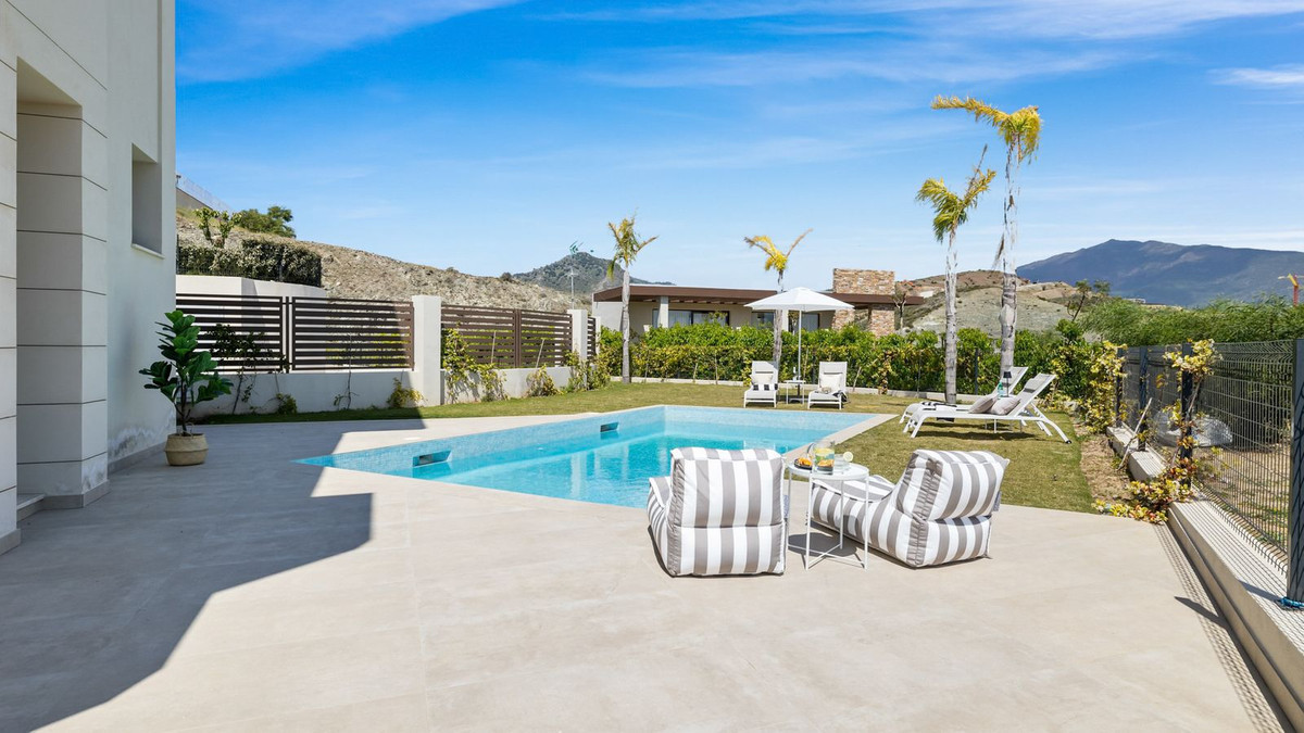 Casa de 4 Dormitorios y 4 Baños en venta en Benahavís Pueblo