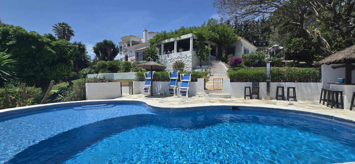 Casa de 6 Dormitorios en venta en Guadalmina Alta, San Pedro de Alcántara