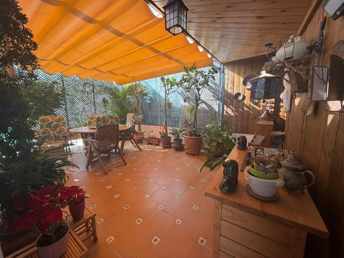 Piso de 4 Dormitorios y 2 Baños en venta en San Pedro de Alcántara