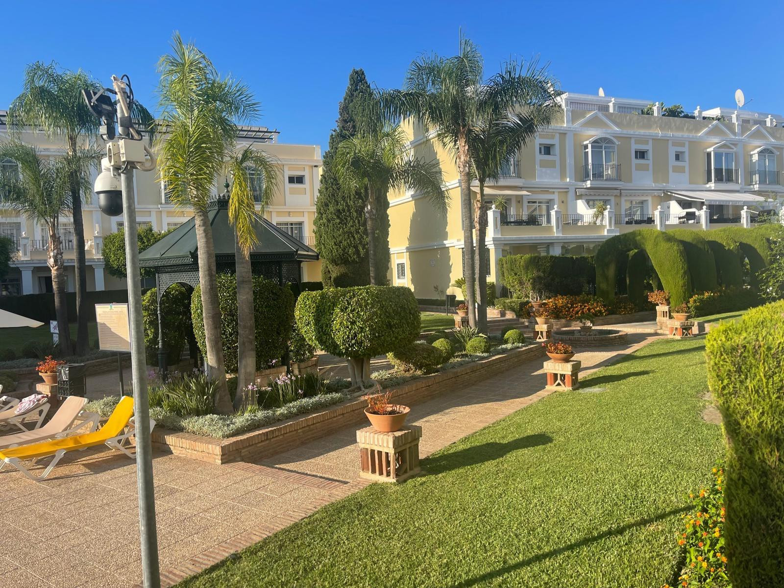 Casa de 3 Dormitorios en alquiler en Nueva Andalucía, Marbella