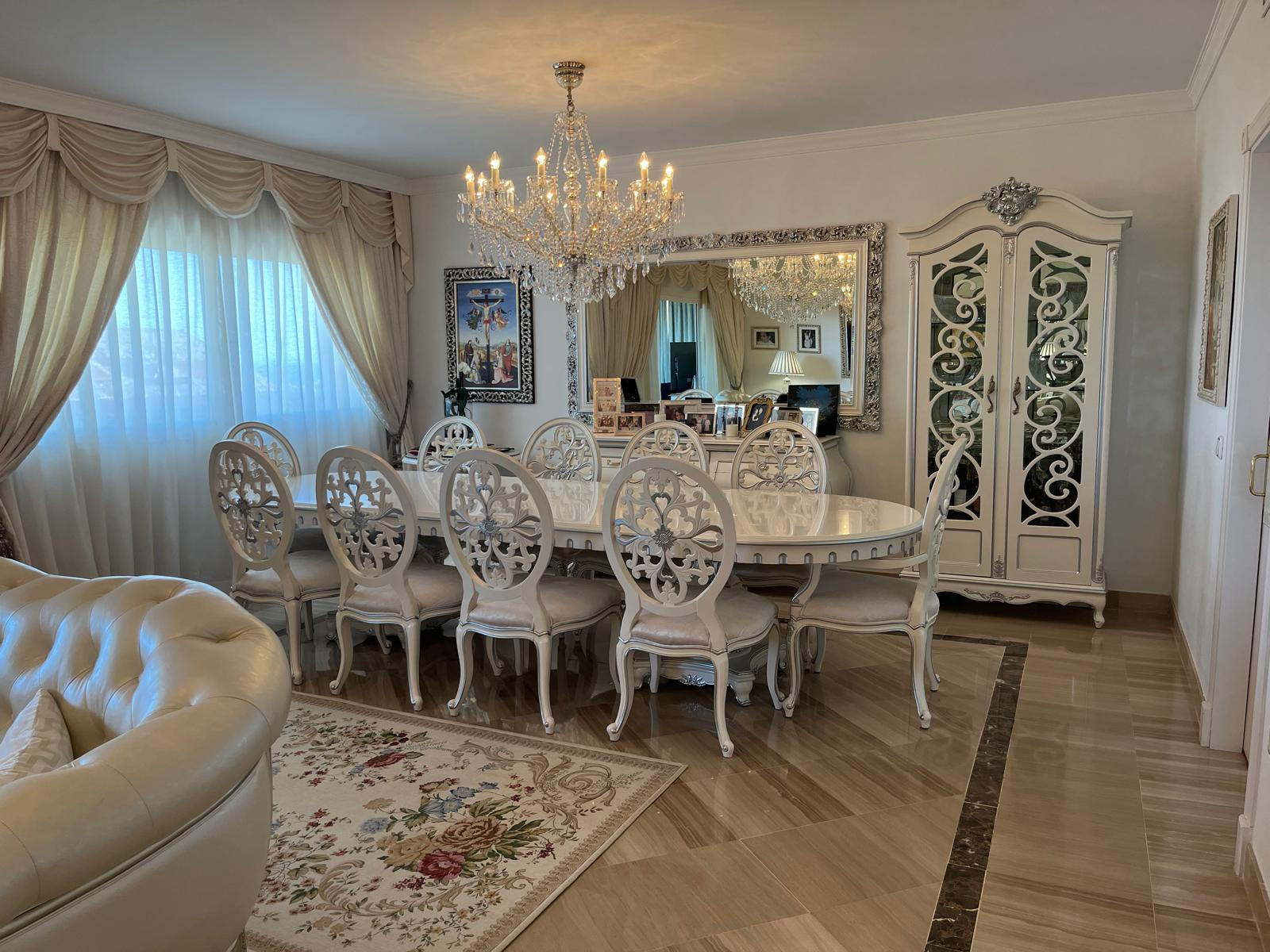 Ático de 3 Dormitorios y 3 Baños en venta en Bahía de Marbella