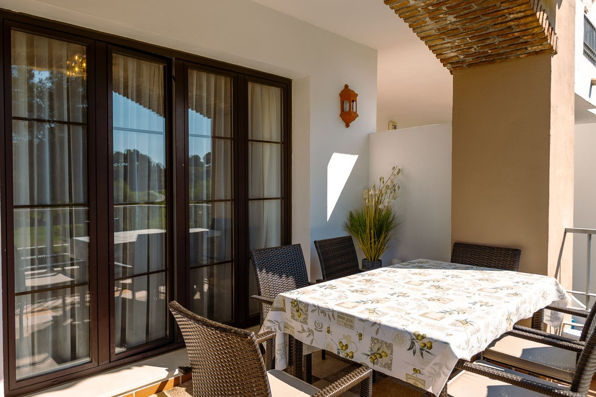 3 спални - Апартамент за продажба в Los Arqueros, Benahavis