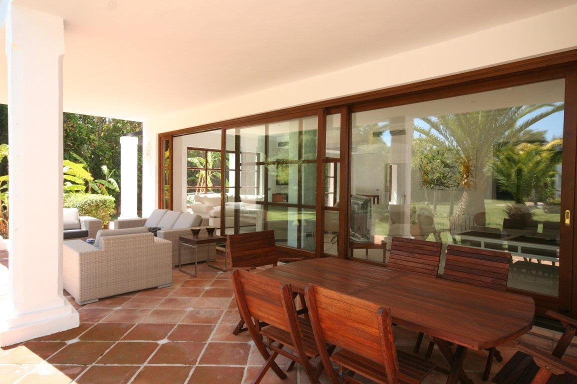 Casa de 6 Dormitorios y 8 Baños en venta en Guadalmina Baja, San Pedro de Alcántara
