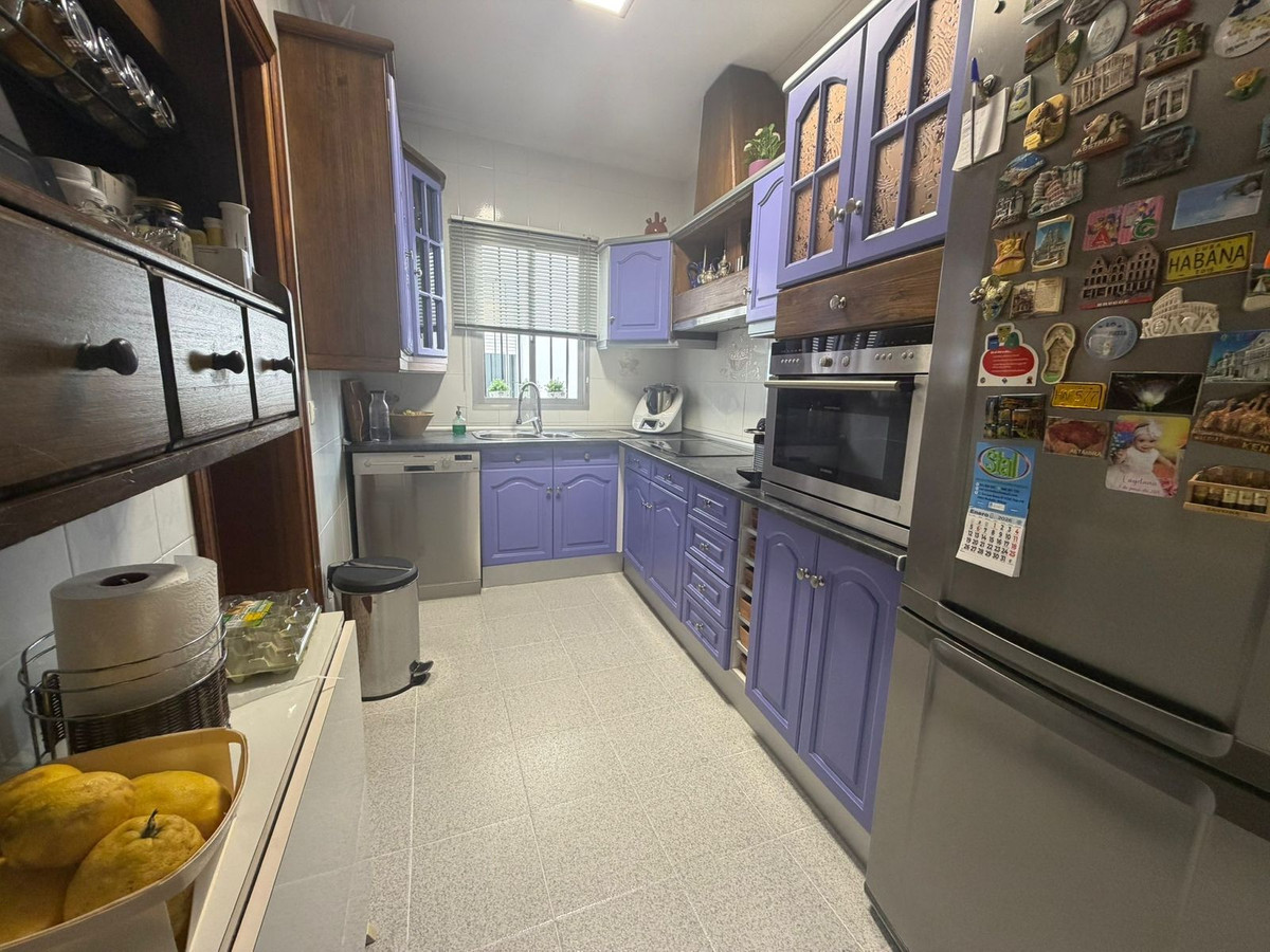 Piso de 4 Dormitorios y 2 Baños en venta en San Pedro de Alcántara