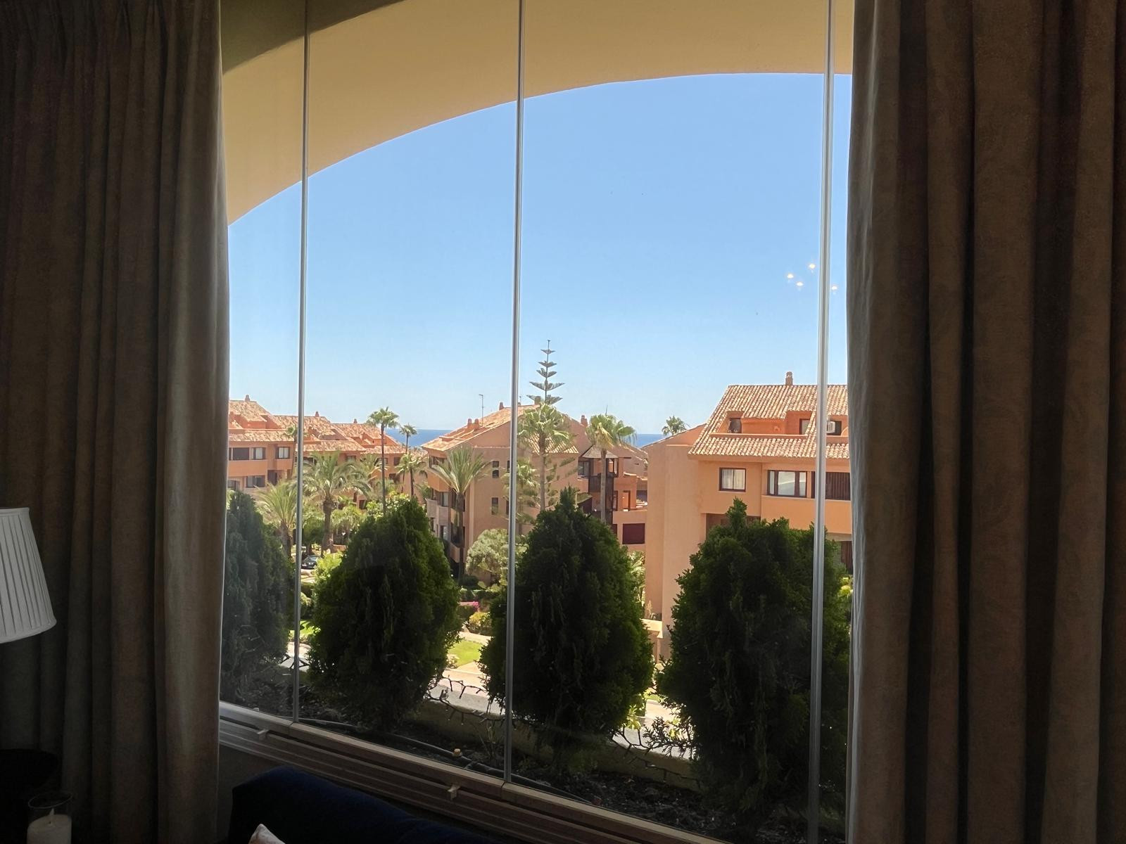 Ático de 3 Dormitorios y 3 Baños en venta en Bahía de Marbella