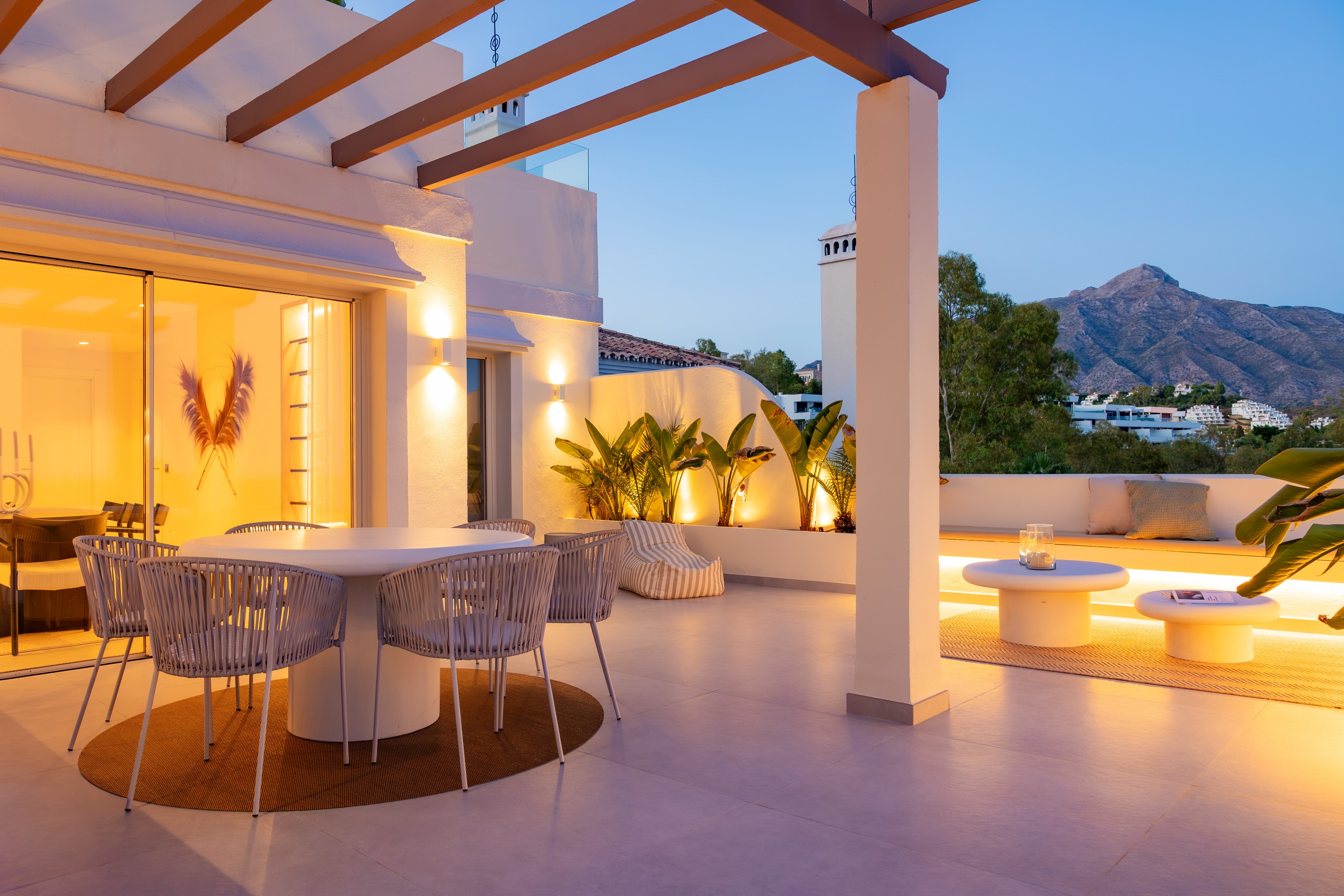 Piso de 3 Dormitorios en venta en Nueva Andalucía, Marbella