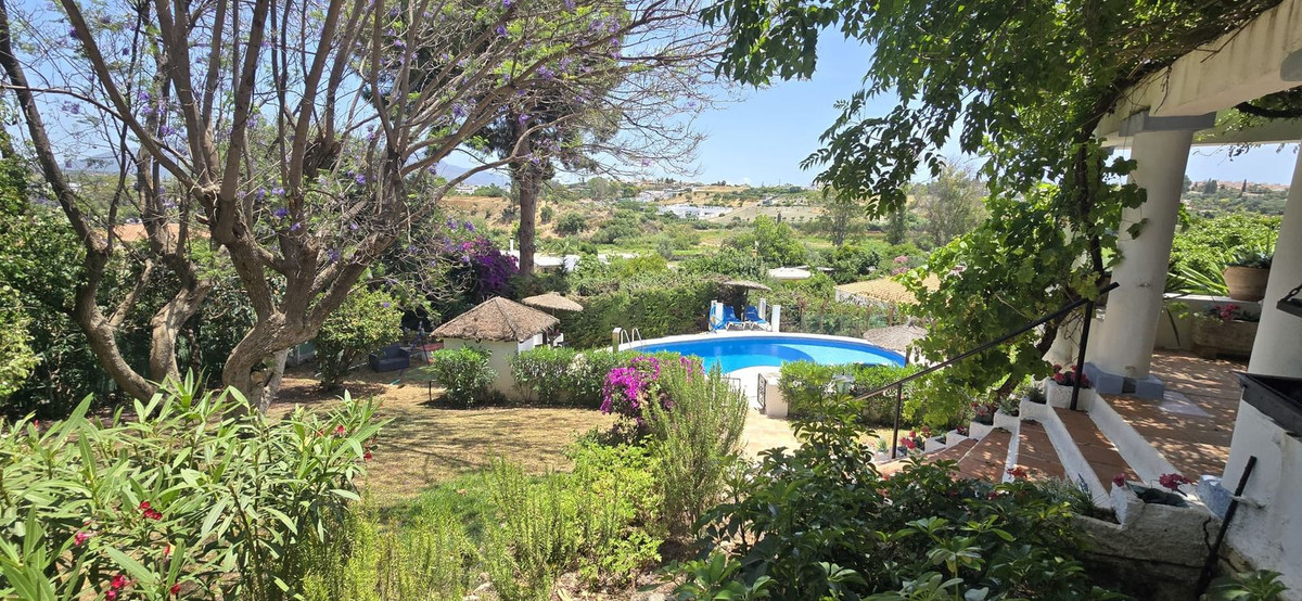 Casa de 6 Dormitorios en venta en Guadalmina Alta, San Pedro de Alcántara