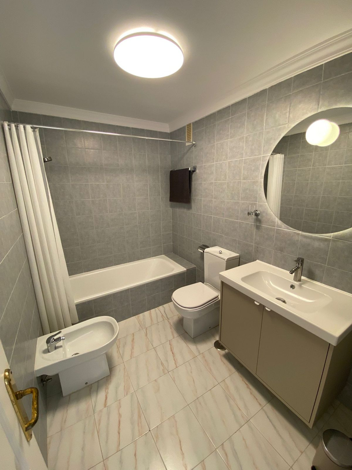 Piso de 2 Dormitorios y 2 Baños en alquiler en Estepona