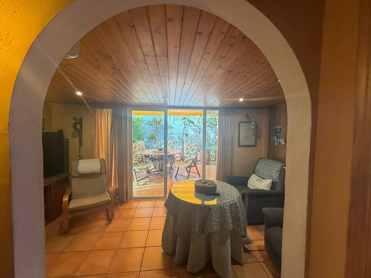 Piso de 4 Dormitorios y 2 Baños en venta en San Pedro de Alcántara