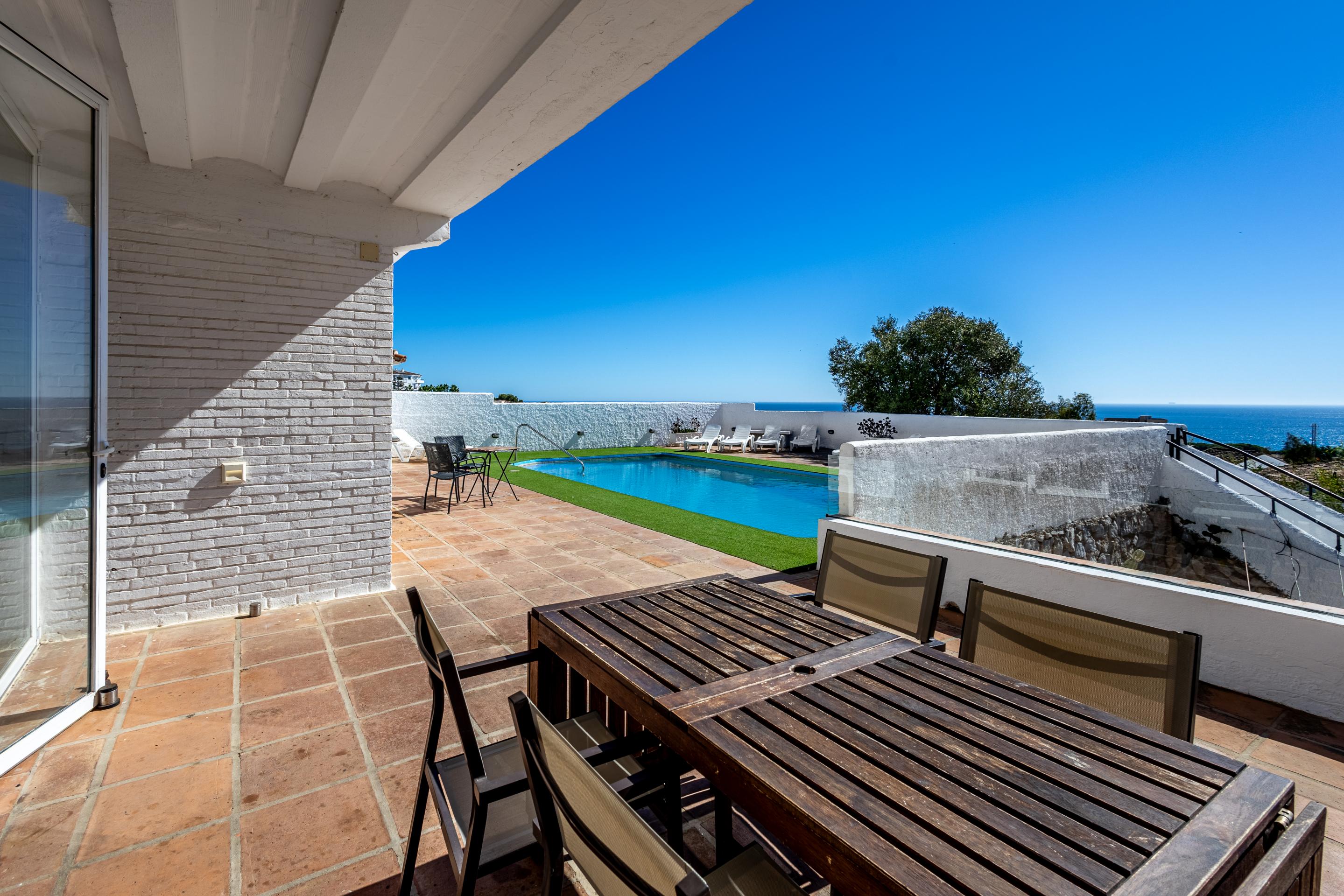Casa de 6 Dormitorios y 5 Baños en venta en Torrenueva, Mijas