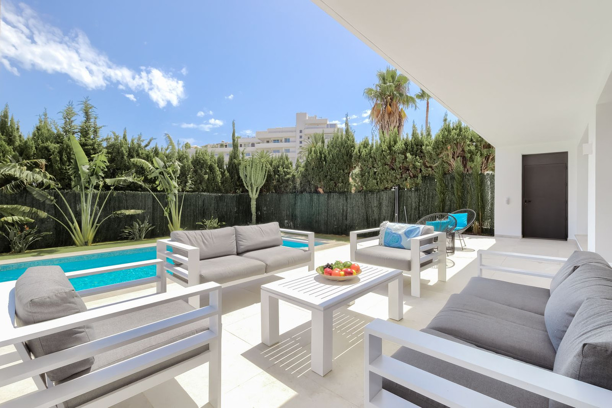 5 Bed, 5 Bath - Villa for Rent in San Pedro de Alcántara