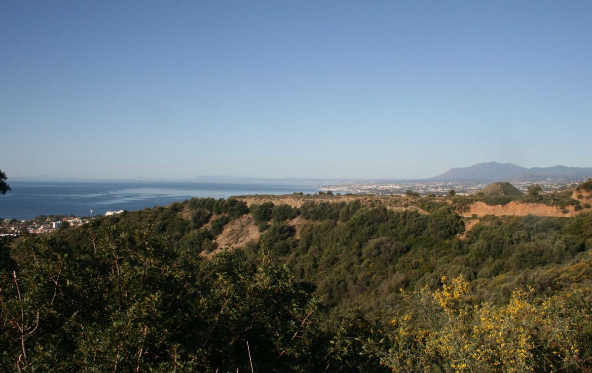 Terreno en venta en Los Monteros, Marbella