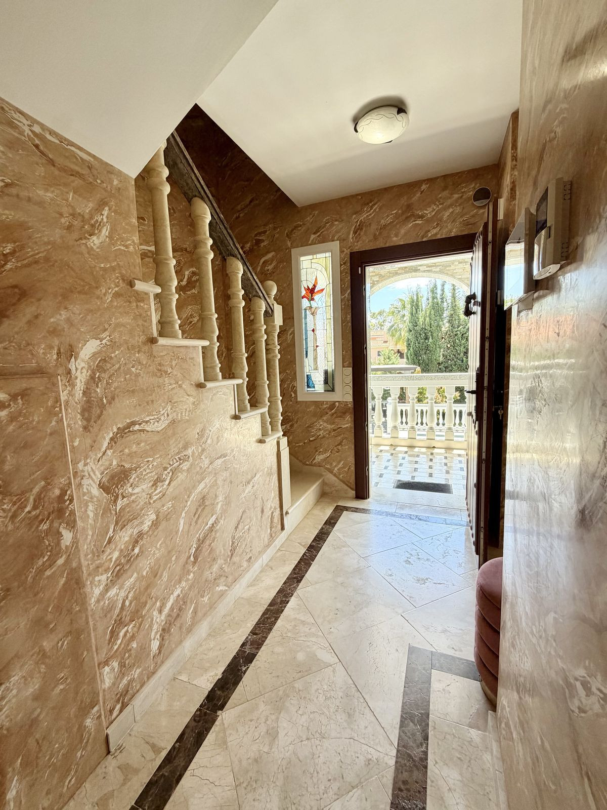 4 кровать 3 ванна Вилла для продажи в Las Chapas, Marbella