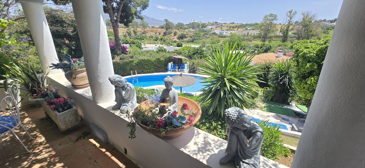 Casa de 6 Dormitorios en venta en Guadalmina Alta, San Pedro de Alcántara