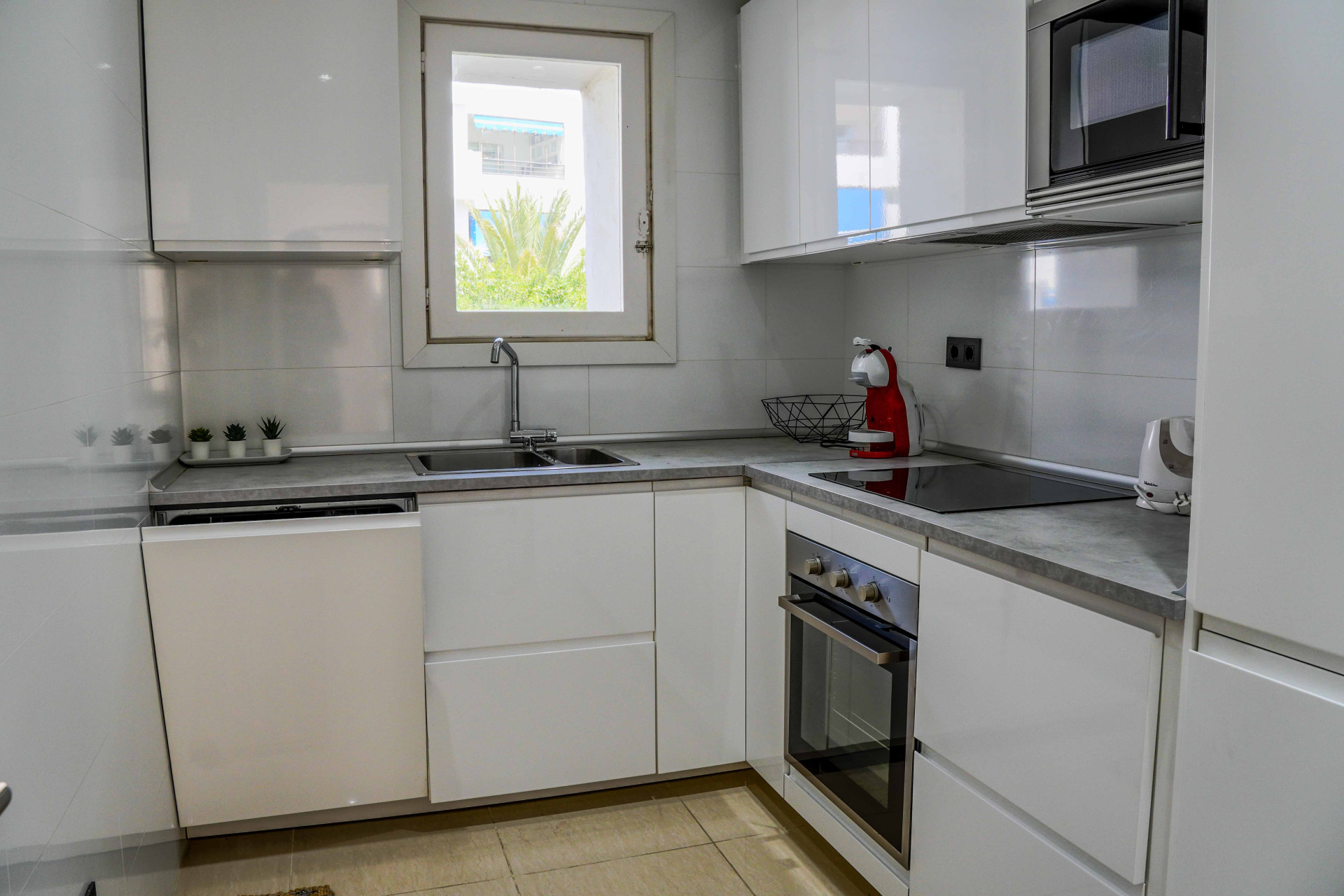 Piso de 2 Dormitorios en venta en Puerto Banús, Marbella