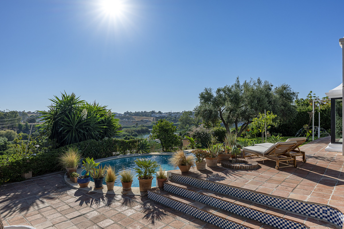 Casa de 4 Dormitorios y 2 Baños en venta en Guadalmina Alta, San Pedro de Alcántara