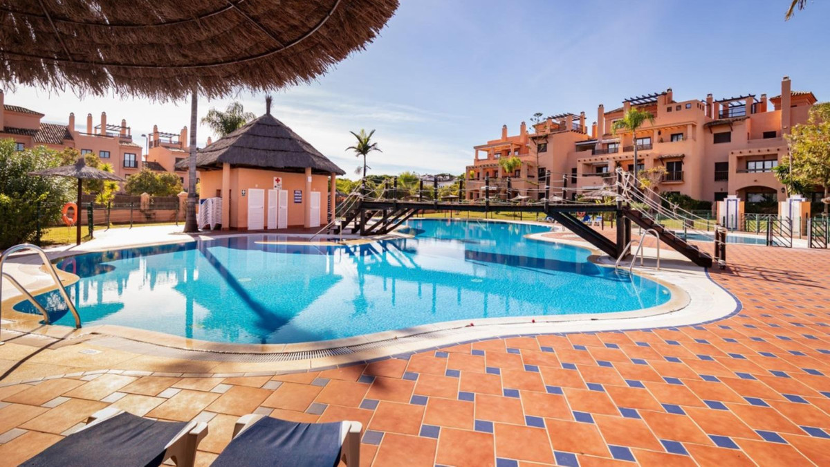4 спални - Апартамент за продажба в New Golden Mile, Estepona
