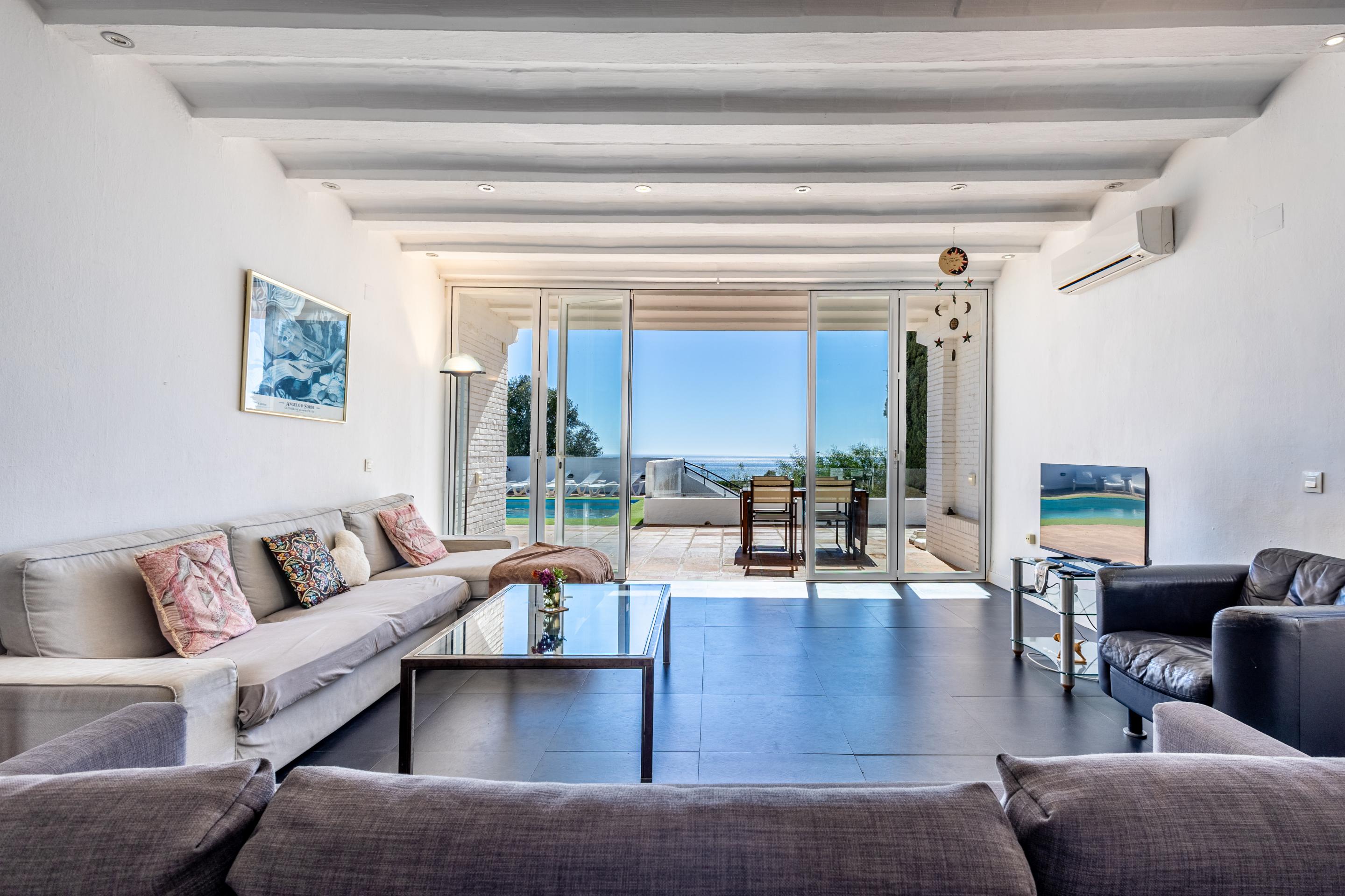 Casa de 6 Dormitorios y 5 Baños en venta en Torrenueva, Mijas