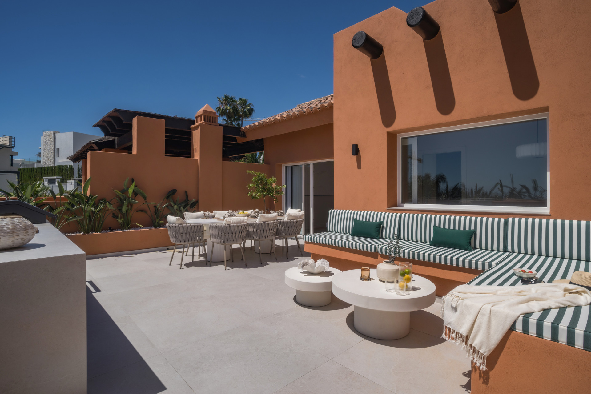 4 Bed, 3 Bath - Penthouse for Sale in Nueva Andalucia, Marbella