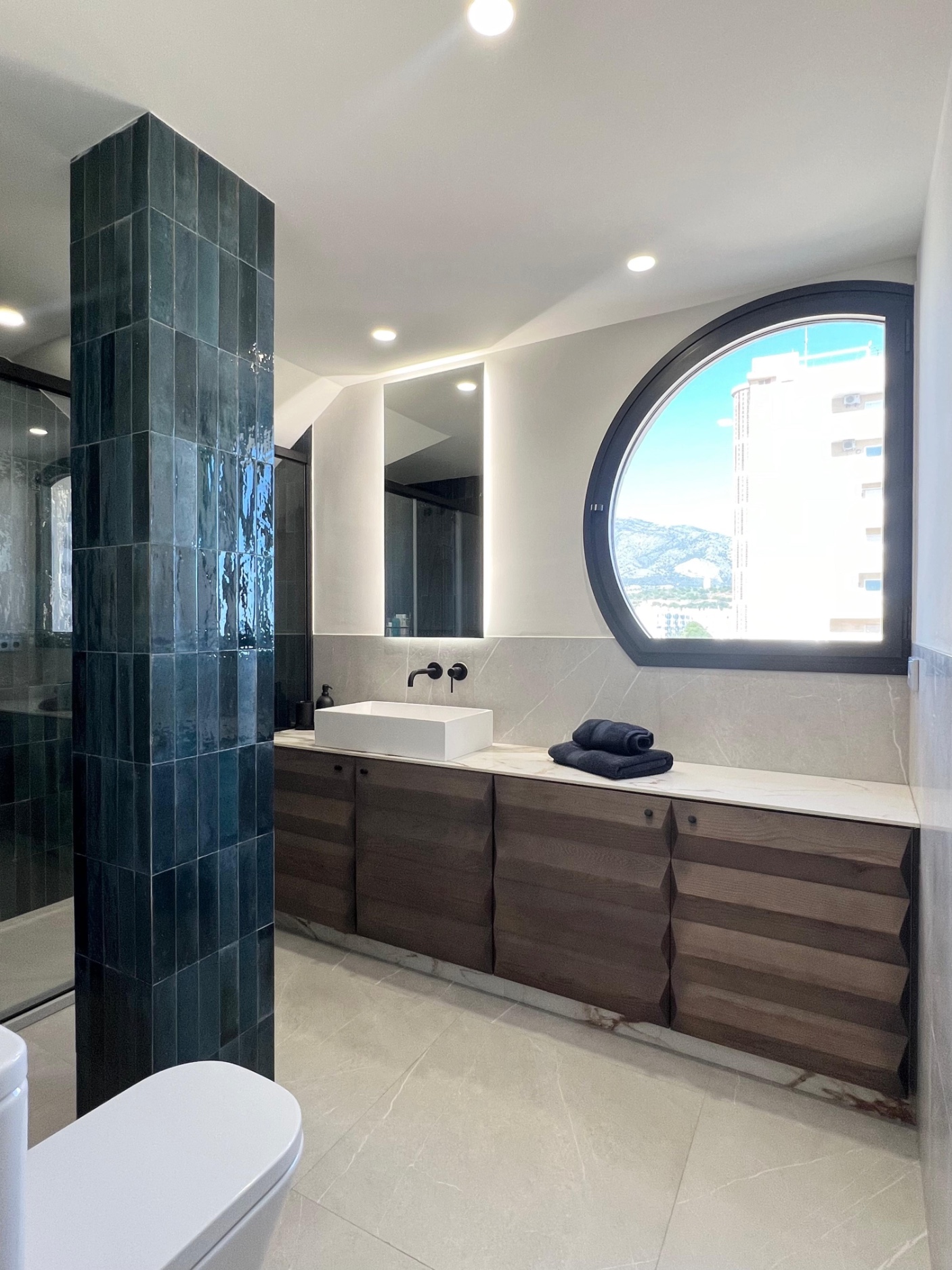 Piso de 4 Dormitorios en venta en Los Boliches, Fuengirola