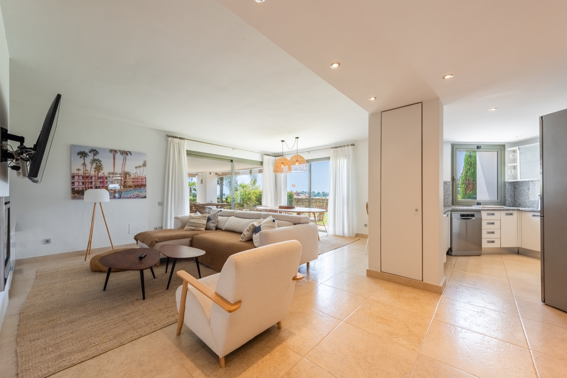 Piso de 2 Dormitorios en venta en Los Flamingos, Benahavís
