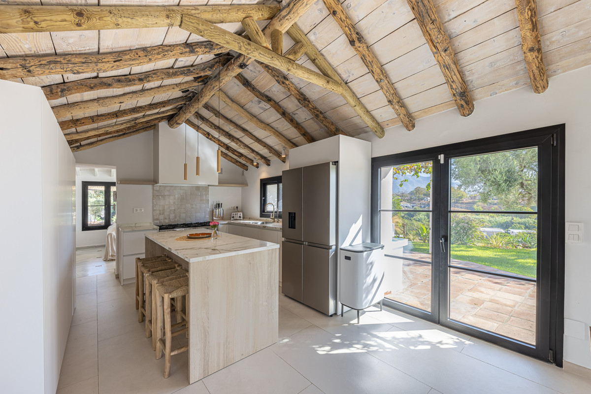 Casa de 4 Dormitorios y 2 Baños en venta en Guadalmina Alta, San Pedro de Alcántara