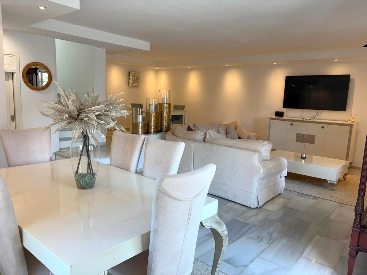 3 Bed - Townhouse for Rent in Nueva Andalucia, Marbella