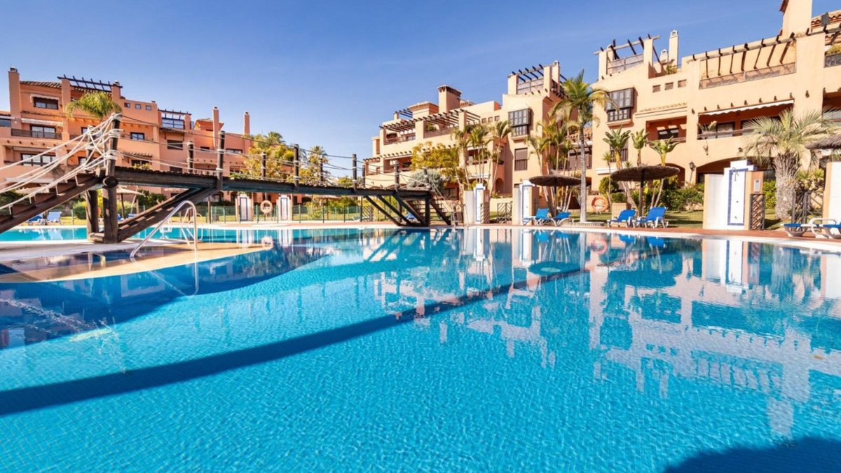 4 спални - Апартамент за продажба в New Golden Mile, Estepona