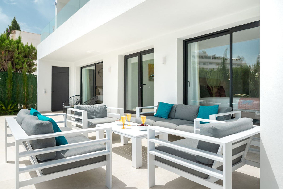 5 Bed, 5 Bath - Villa for Rent in San Pedro de Alcántara