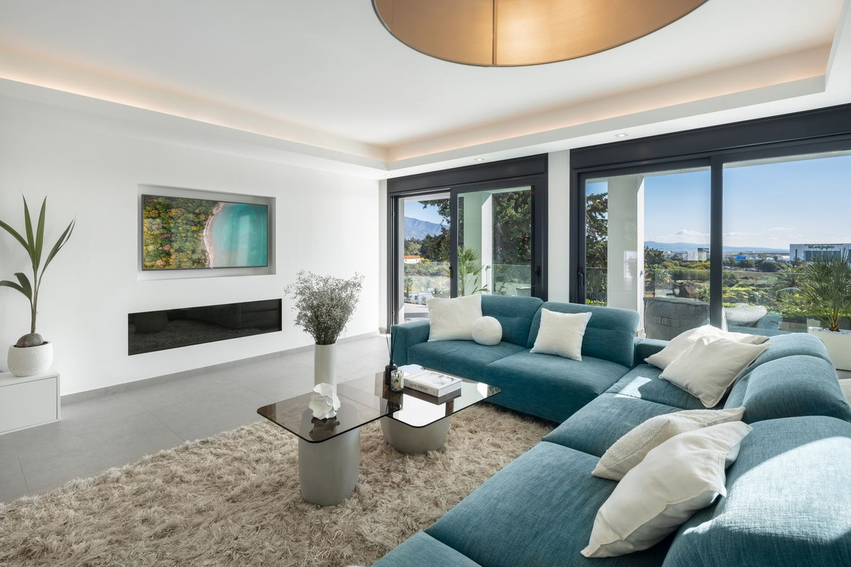 Casa de 5 Dormitorios y 5 Baños en alquiler vacacional en Nueva Andalucía, Marbella