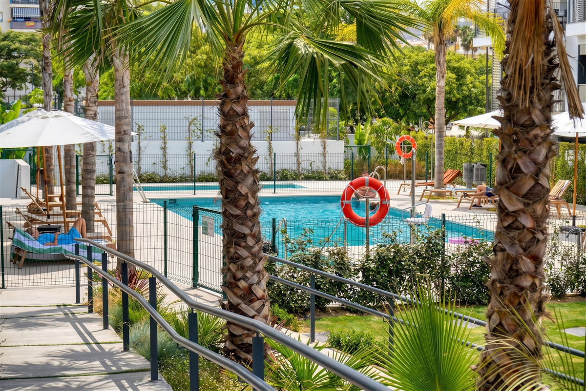 Piso de 3 Dormitorios y 2 Baños en alquiler en Estepona