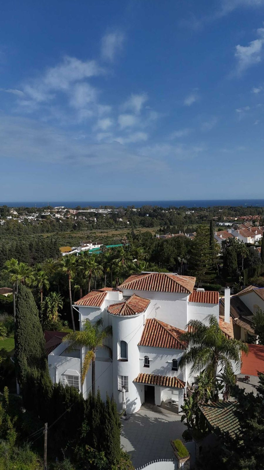 Casa de 5 Dormitorios en alquiler en Estepona
