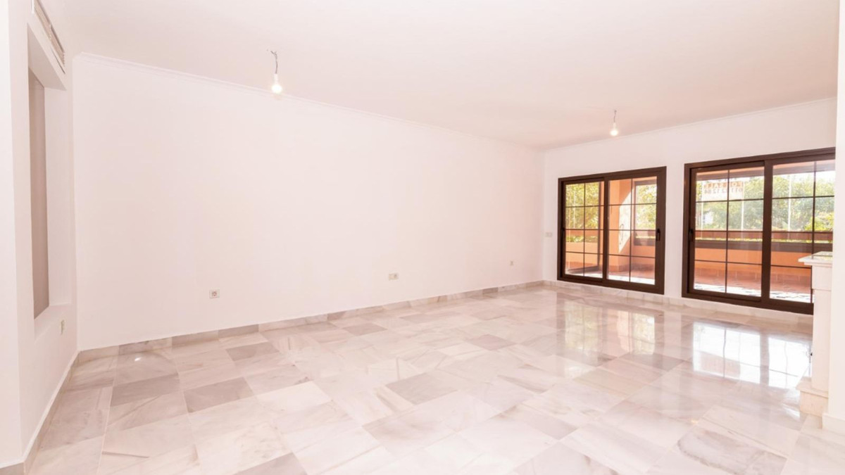 4 спални - Апартамент за продажба в New Golden Mile, Estepona