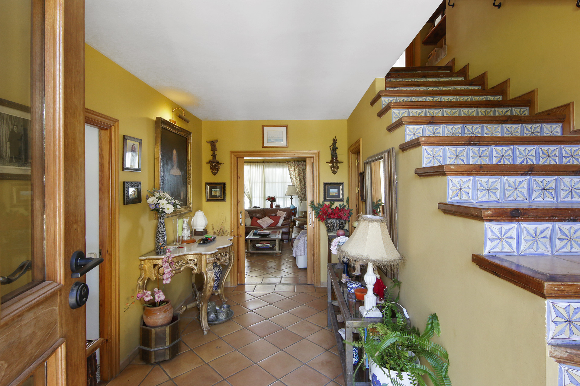 Casa Adosada de 5 Dormitorios y 3 Baños en venta en Estepona