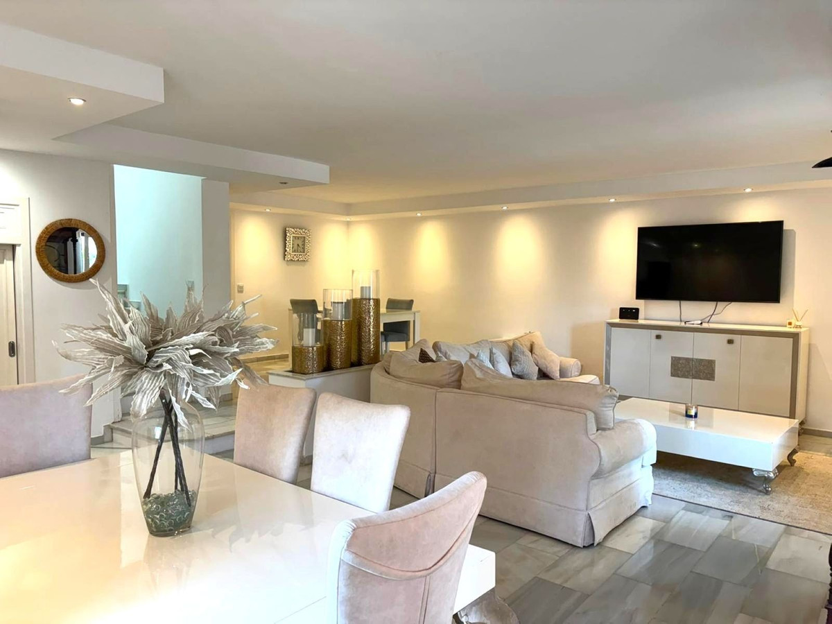 3 Bed - Townhouse for Rent in Nueva Andalucia, Marbella