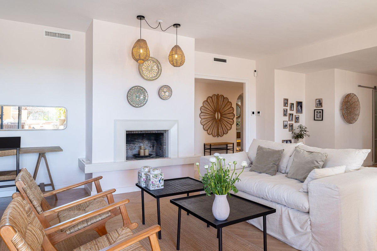 Piso de 3 Dormitorios en venta en Nueva Andalucía, Marbella