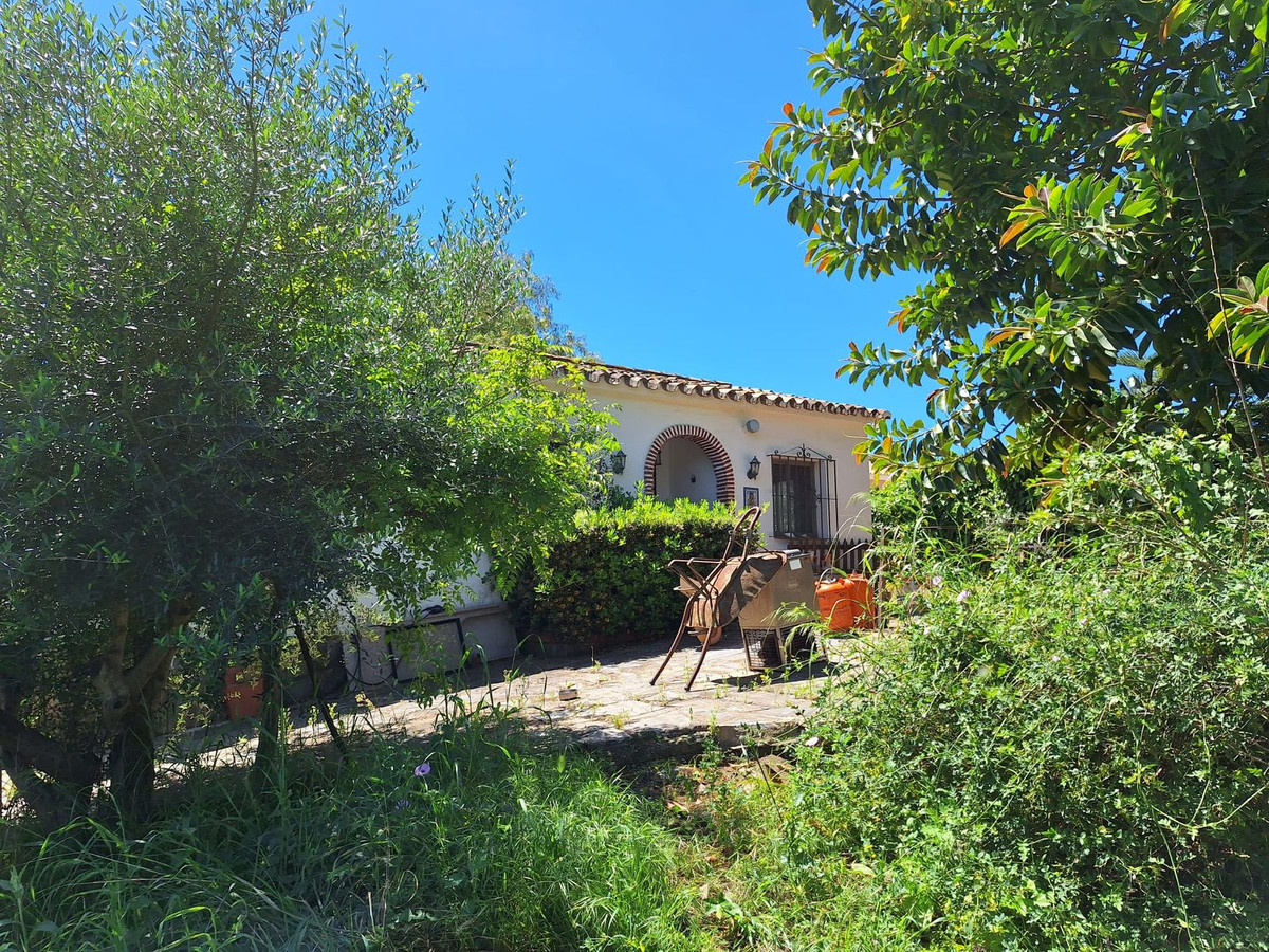 Finca de 3 Dormitorios y 1 Baño en venta en Estepona
