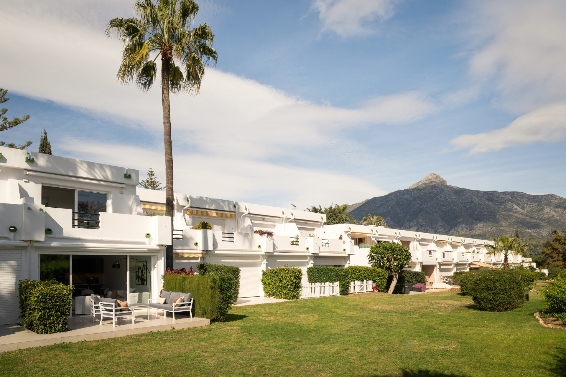 Casa Adosada de 4 Dormitorios en venta en Marbella Centro